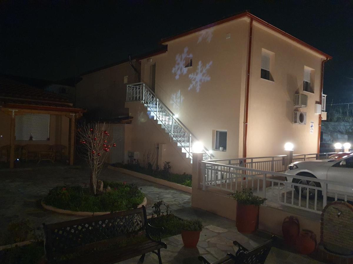 Casa Al Mare 2 Leilighet Peraía Eksteriør bilde